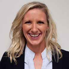 Kelli O'Neil Headshot