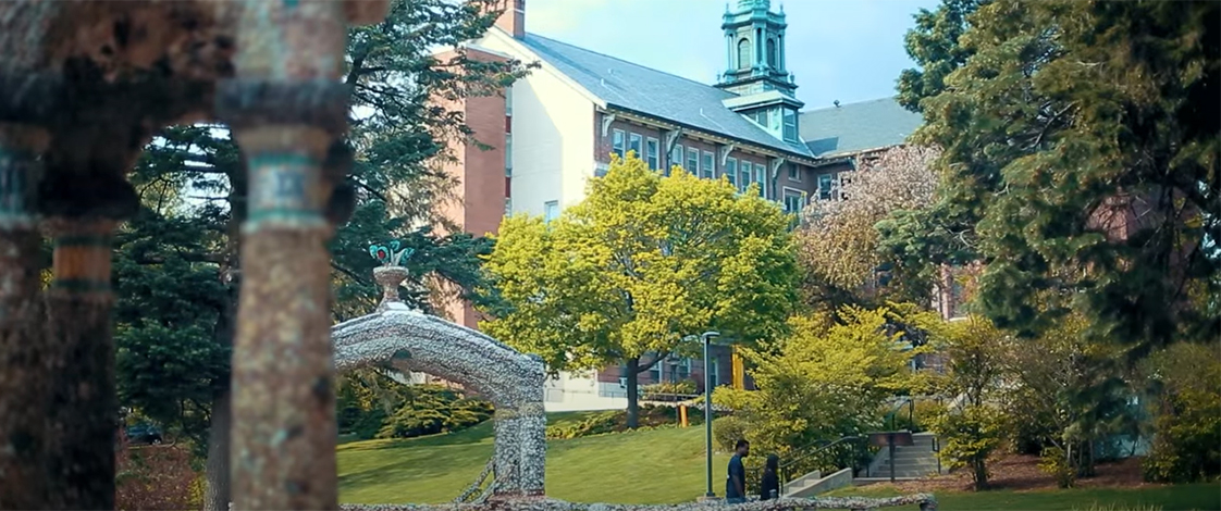 Mount 怜悯 University provides students with an empowering, values-based education. 