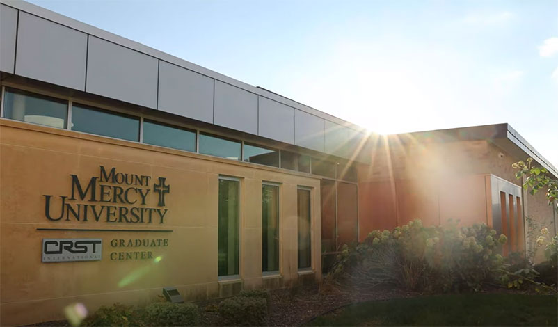 The CRST Internati在al 研究生 Center