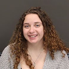 Faith Janaszak， 24岁