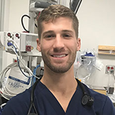 艾伦·莱西，14岁